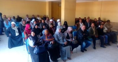 صور.. وحدة حقوق الإنسان بقنا تبدأ فعاليات عملها بندوة تعريفية فى قرية القناوية