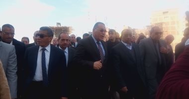 صور.. وزير التنمية المحلية ومحافظ الشرقية يتفقدان توسعة شارع أبو حسين