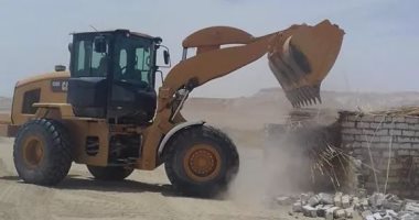 إزالة تعديات على 918 فدانا من أملاك الدولة فى الفرافرة