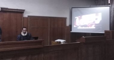 "جنايات المنصورة" تعرض فيديو اعتراف المتهم بقتل أبنائه بالدقهلية داخل القاعة 
