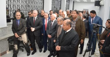 صور.. محافظ بورسعيد ورئيس مصلحة الجمارك يفتتحان مجمع المنطقة الحرة
