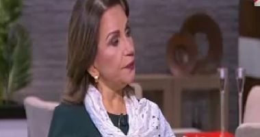 المكرمات باحتفالية المرأة المصرية: نشعر بالفخر.. الكاتبة نوال مصطفى: لما قالوا لى إنى هتكرم من الرئيس السيسى تأثرت ودموعى سالت فرحا.. وسماح أبو بكر: الإفراج عن الغارمات بادرة طيبة من الرئيس قبل رمضان