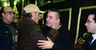 فاروق الفيشاوى وهانى رمزى وأحمد بدير يقدمون واجب العزاء فى رحيل سعيد عبد الغنى