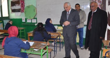 محافظ الجيزة يتفقد لجان امتحان الإعدادية.. ويفاجئ الأطباء بمستشفى أم المصريين