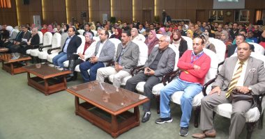 صور.. بدء جلسات اليوم الثانى لمؤتمر المشروعات الصغيرة فى السويس