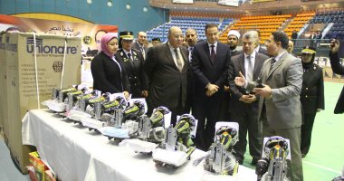 الداخلية تقدم مساعدات لأسر السجناء والمفرج عنهم قبل عيد الشرطة