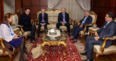 رئيس ميناء دمياط يستقبل ممثلى كبرى شركات الحاويات فى العالم