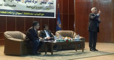 وزير الشباب والرياضة: "كل العاملين بره مصر هيتمنوا ينزلوا يشتغلوا فيها"