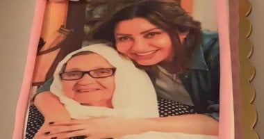 كل سنة وإنتى أغلى ما أملك.. الفنانة لطيفة تحتفل بعيد ميلاد والدتها