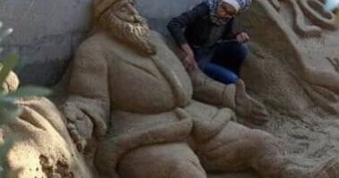 لكل فنان طريقة.. "رنا" فتاة فلسطينية نقلت معاناة بلدها بالنحت على الرمال