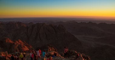 صورة اليوم.. لحظة شروق الشمس على جبل سانت كاترين ما تتعوضش