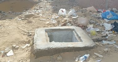 صور.. بالوعات الصرف الصحى بلا غطاء فى شوارع المقطم