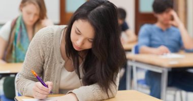 حاسس بتوتر وقلق من الامتحان.. 6 نصائح تساعد على تهدئة أعصابك