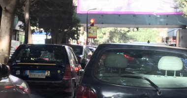 قارئ يشكو من وجود لوحة اعلانية تحجب رؤية اشارة المرور بالزمالك