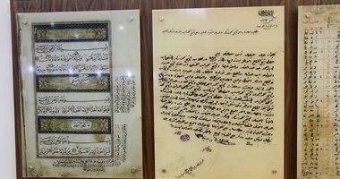 وثائق وكتيبات فى متحف مخطوطات الأزهر الشريف بمعرض القاهرة للكتاب 2019.. صور
