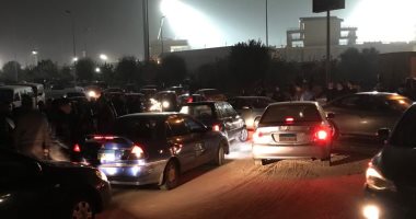 صور.. جماهير الزمالك أمام ملعب بترو سبورت تنتظر السماح بدخول مواجهة بيراميدز