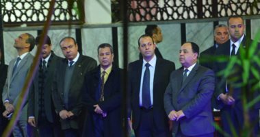 بدء توافد كبار الشخصيات العامة لتقديم واجب العزاء فى والدة وزير المالية