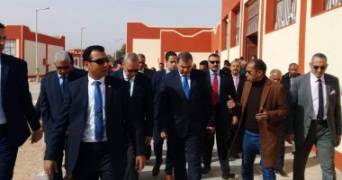 وزير القوى العاملة يتفقد مركز التدريب المهنى بمحافظة قنا 