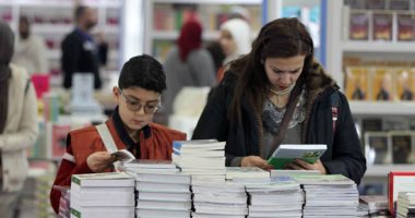 إقبال كبير على معرض القاهرة الدولى للكتاب فى يومه الثانى