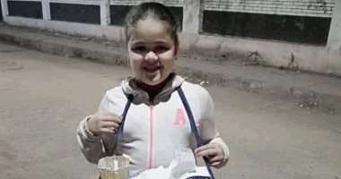 رز بلبن مامتى.. تعرف على قصة الطفلة "جنة" أصغر بائعة حلويات فى المنصورة