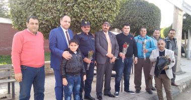 صور.. توزيع الورود والحلوى بكفر الشيخ..  و"مشواري" أبرز فعاليات اليوم