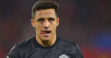 "سانشيز" أفضل لاعب فى مباراة تشيلى واليابان 
