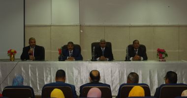رئيس جامعة جنوب الوادى يفتتح فعاليات دورة إعداد المعلم الجامعى