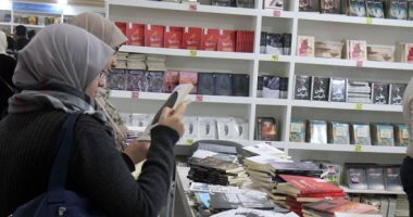 بندور معاك.. تعرف على أماكن الكتب الدينية فى معرض الكتاب