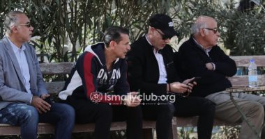 صور ..جهاز الدراويش و أبو جريشة يتابعون كلاسيكو الأهلى والإسماعيلى