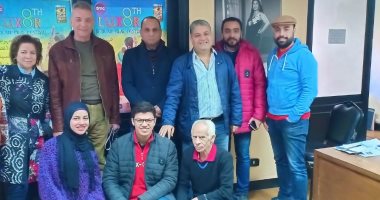 محمود حميدة ومسعد فودة فى مقر العمل بمهرجان الأقصر للسينما الأفريقية