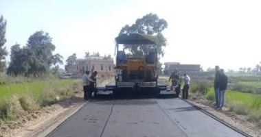 صور.. محافظ البحيرة يطالب بمتابعة المخطط الزمنى لمشروعات الرصف