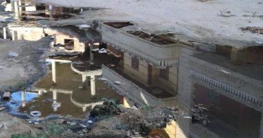 كبائن كهرباء وبالوعات مفتوحة ومياه صرف مشاكل تحاصر مدينة 15 مايو بالدقهلية