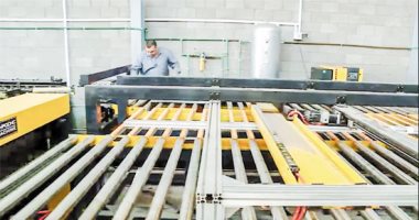 أكثر من 4 آلاف مصنع تقود عجلة التنمية فى مصر ..الحكومة تستهدف توطين قطاعات المفروشات والملابس الجاهزة  والصناعات الغذائية والهندسية .. الوحدات مجهزة بالتراخيص وبنظام الإيجار تسهيلا على الشباب غير القادرين