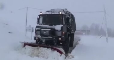 الطقس فى الجزائر.. الثلوج تكسو الشوارع وإلغاء رحلات طيران "فيديو"