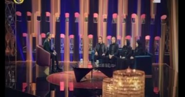 أمير كرارة يحيى أمهات الشهداء فى أولى حلقات برنامجه "سهرانين"