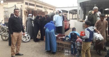 صور.. تموين الأقصر تقدم عروضا للمواطنين لبيع اللحوم والأسماك بأسعار مخفضة