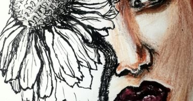 قارئة تشارك برسومات وبورتريهات فنية وتؤكد: حلمى معرض للرسم باسمى  
