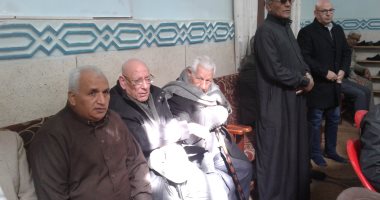 صور.. وصول مكرم محمد أحمد إلى منوف لحضور جنازة شقيقته