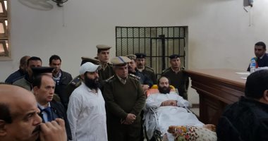 انهيار أشعياء المقارى خلال جلسة محاكمته فى قضية مقتل الأنبا إبيفانيوس