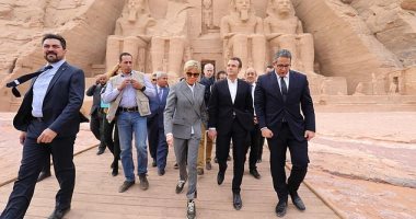 ما الذى قاله ماكرون عن وزير الآثار المصرى؟