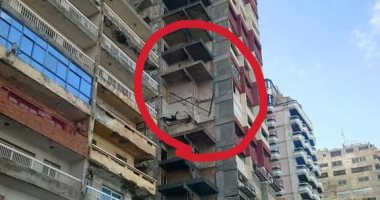 قارئ يحذر من سقوط  سور حديد أحد عمارات سيدى بشر
