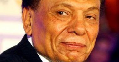 ثورة قرية.. كواليس أول ظهور للزعيم عادل إمام فى مسرحية كتبها عزت العلايلى