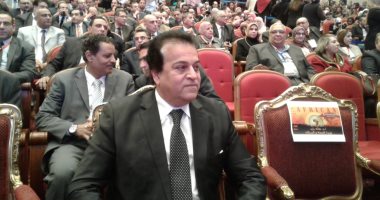 جامعات مصر تحول الدفة إلى أفريقيا.. "التعليم العالى": 975 منحة دراسية للأفارقة خلال 2018 ومضاعفتها لـ 2500 العام الحالى.. "الخشت": 2000 طالب أفريقى 90% منهم حاصلون على منح.. ونتبنى مشروع إعداد 1000 قائد أفريقى