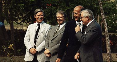 معلومة X صورة.. يناير 1979 الغرب يتخلى عن شاه إيران فى مؤتمر جوادلوب
