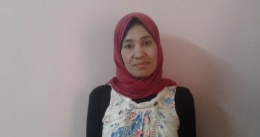 صور.. قصة كفاح فتاة من الأمية للعمل معلمة بسوهاج