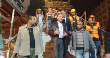 وزير النقل فى جولة مفاجئة بالجزء الثانى للمرحلة الرابعة للخط الثالث للمترو 