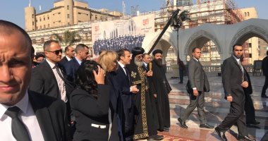 فيديو وصور.. ماكرون وقرينته يتفقدان الكاتدرائية المرقسية بصحبة البابا تواضروس