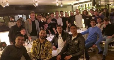 مطعم إسبانى يستضيف احتفال نجوم ريال مدريد بعودة الانتصارات.. صور