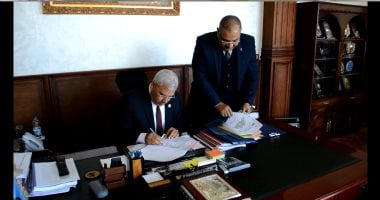 محافظ مطروح يعتمد نتيجة الدور الأول للشهادة الإعدادية بنسبة نجاح 73,3% 