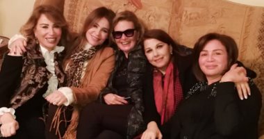شاهد.. لقاء كارول سماحة وإلهام شاهين ويسرا بالفنانة ماجدة الرومى